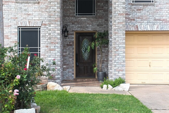 Photo - 16130 Coleburn Dr
