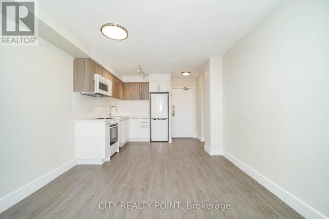 Photo - 1500 Bathurst St Unit 207