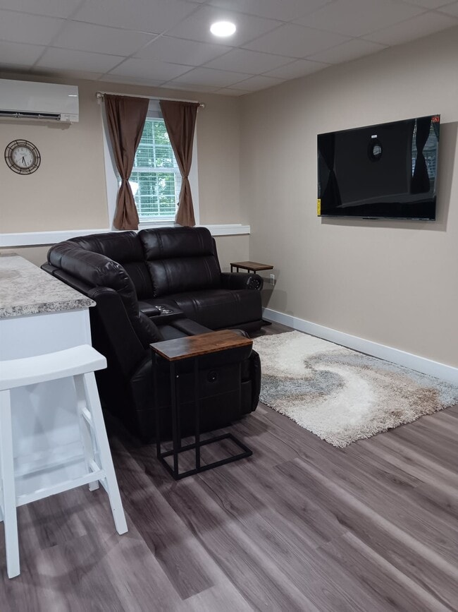 Photo - 135 Poland Rd Unit 3