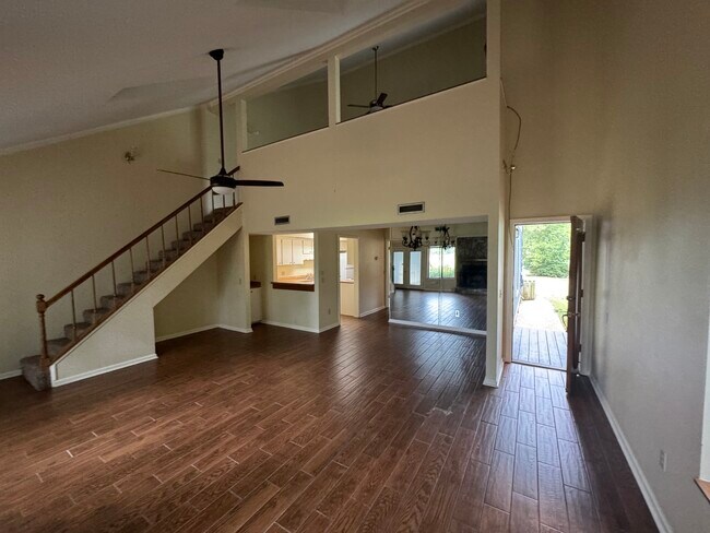 Photo - 101 Golf Ct