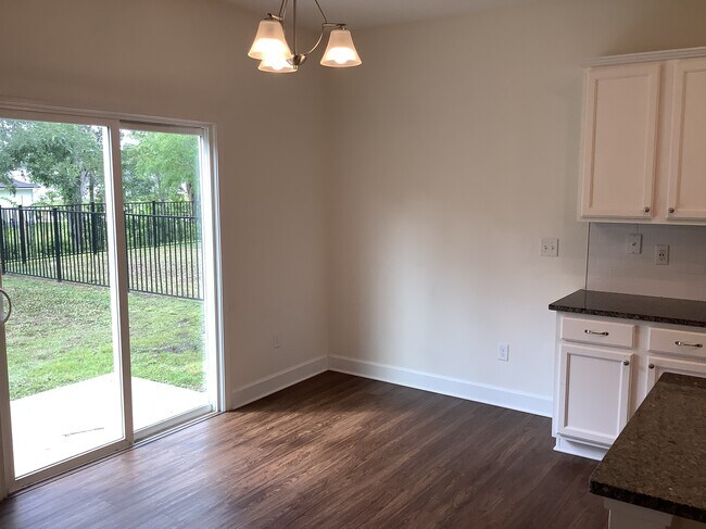 Photo - 8510 Highfield Ave