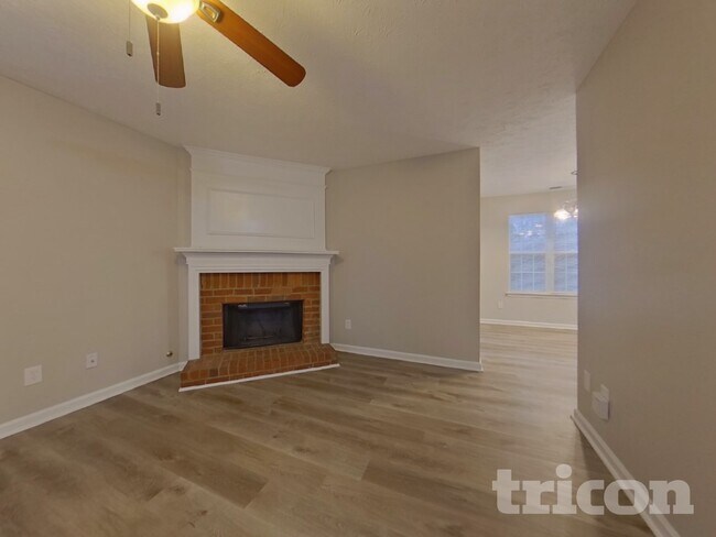 Photo - 915 Riley Farm Ln