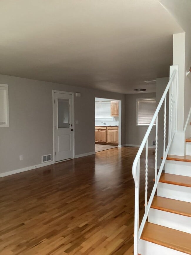 Photo - Cute Townhouse, Fully Renovated