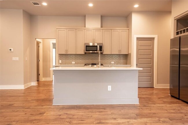 Photo - 21802 Surrey Ln