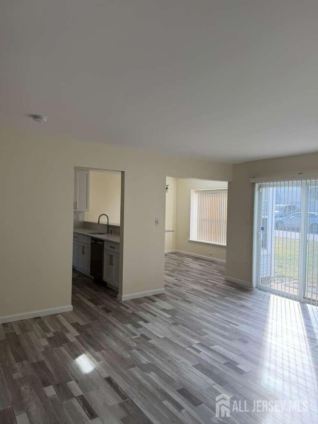 Photo - 126 Winchester Way