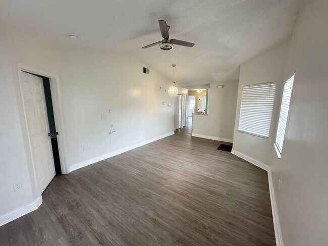 Photo - MOVE IN READY! 3 Bedroom, 2 Bath Condo w/ Balcony For Rent Unit B