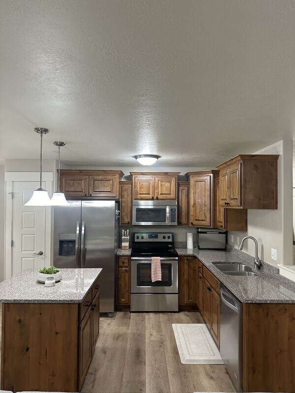 Photo - 861 S Main St Unidad C