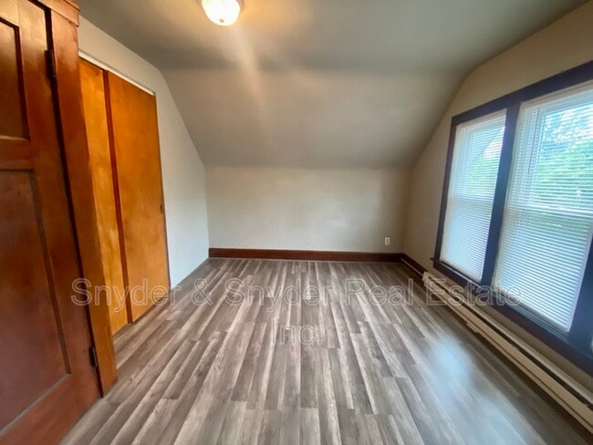 Photo - 438 Crestwood Ave