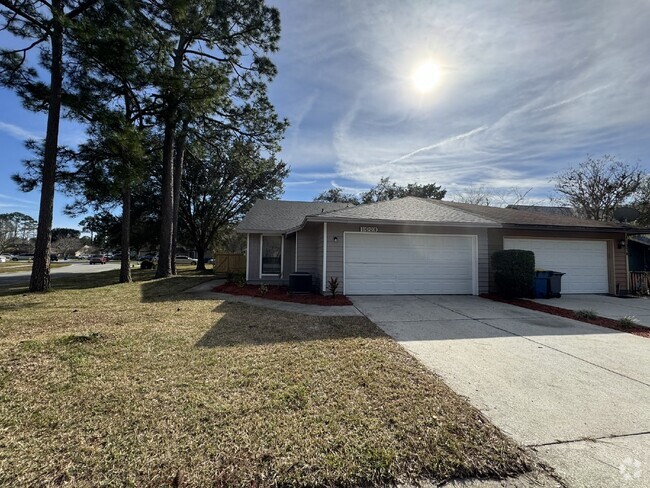 Building Photo - Fort Caroline Lakes Rental