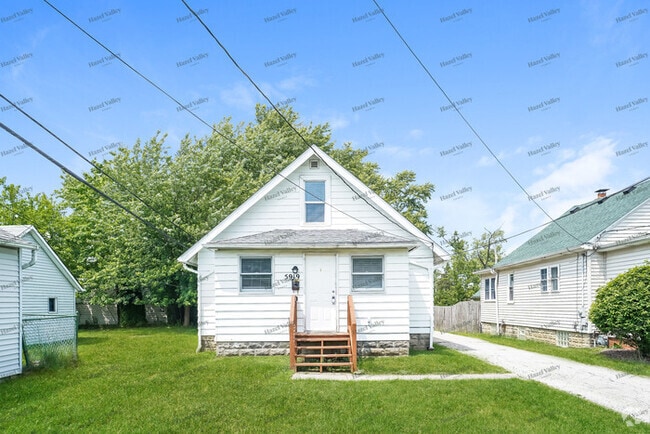 Building Photo - 5919 Maplewood Rd Rental