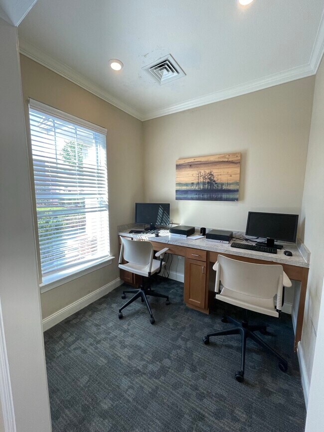 Photo - Centre Court Apartments