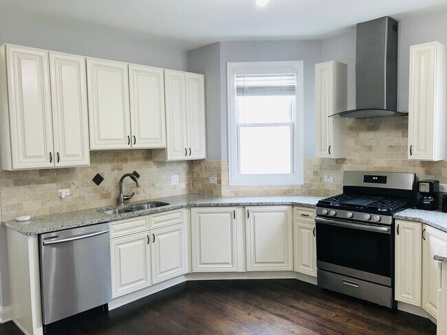 Photo - 2824 N Ridgeway Ave Apartments Unit 2
