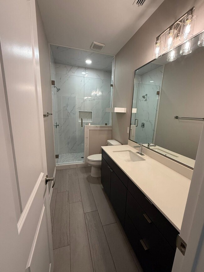 Photo - 1412 S Xanthia St Unit 4