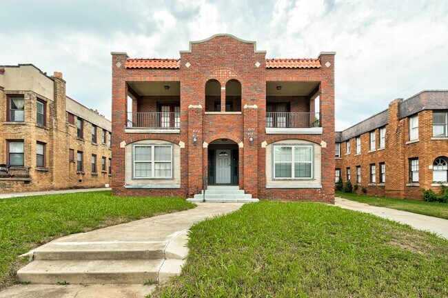 Building Photo - 817 East Dr Unit 817