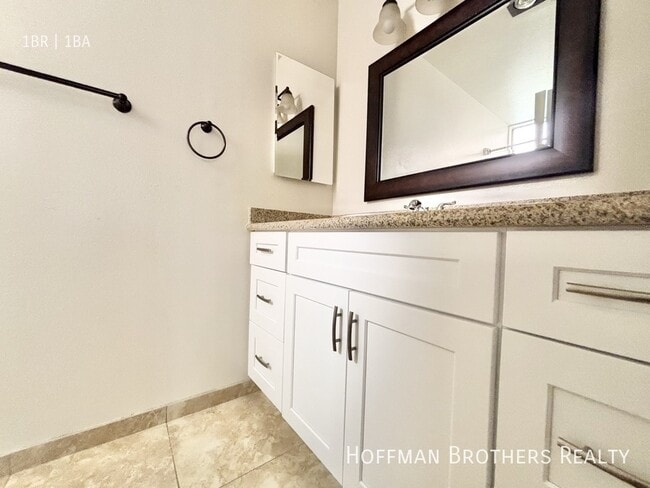 Photo - 1215 N Cherokee Ave Unidad 105