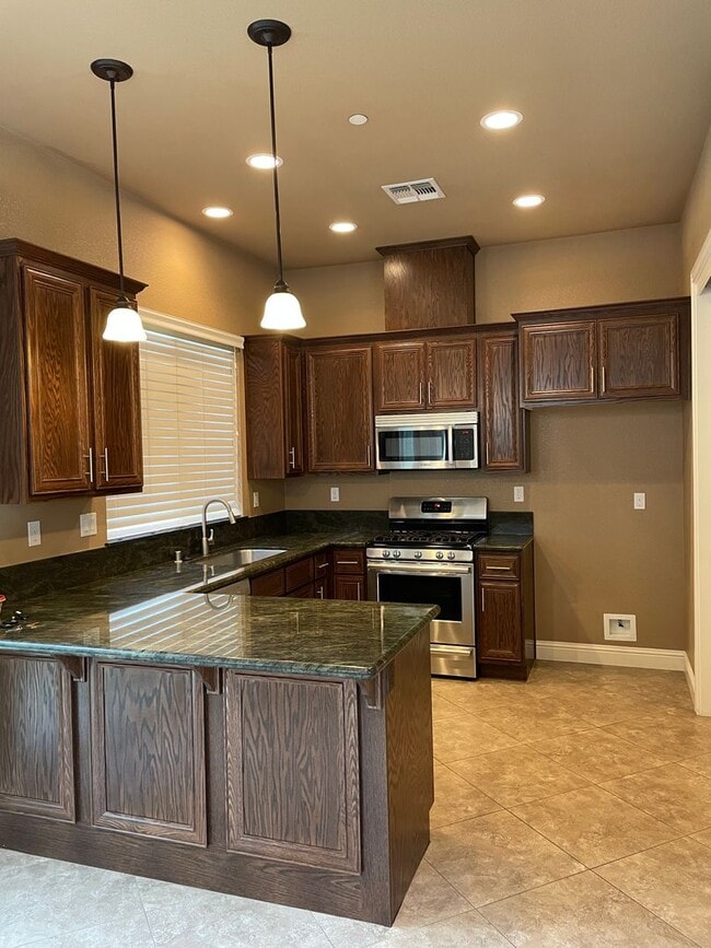 6127 Via Presidio Ln