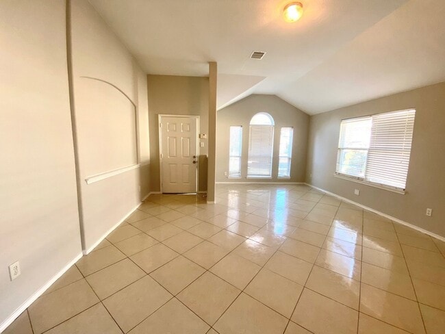 4211 Buras Pass Ln
