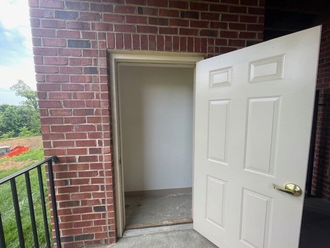 Photo - LOVELY 2 BEDROOM CONDO OFF LYONS VIEW!!!