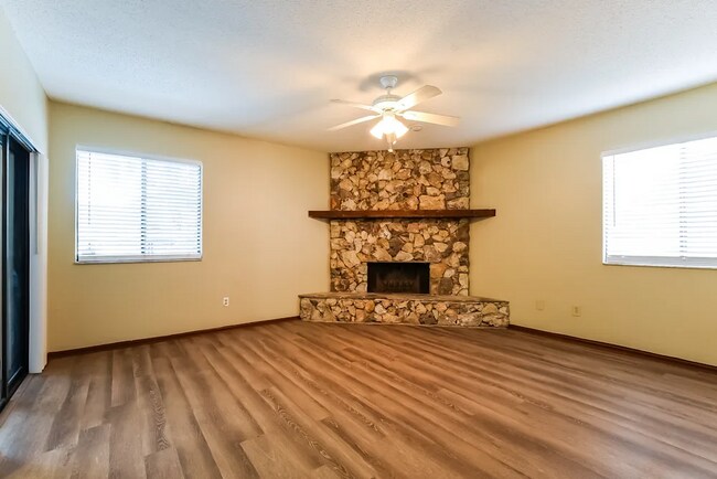 Photo - 715 Boysenberry Ct