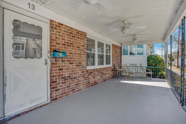 Photo - 13 N Victoria Ave