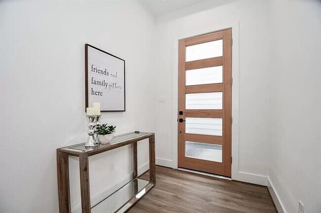 Photo - 3609 Dennis St