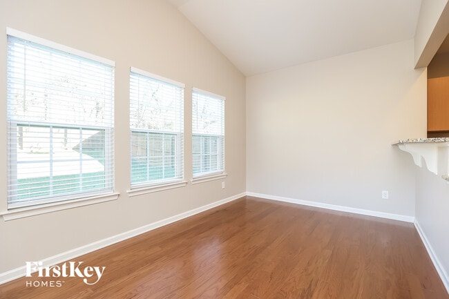 Photo - 7836 Oakfield Grove