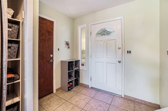 Photo - 5 Bedroom House on Large Lot in Scotch Pines