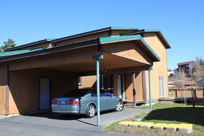 Building Photo - 1308 N Brooklane St Unit 3