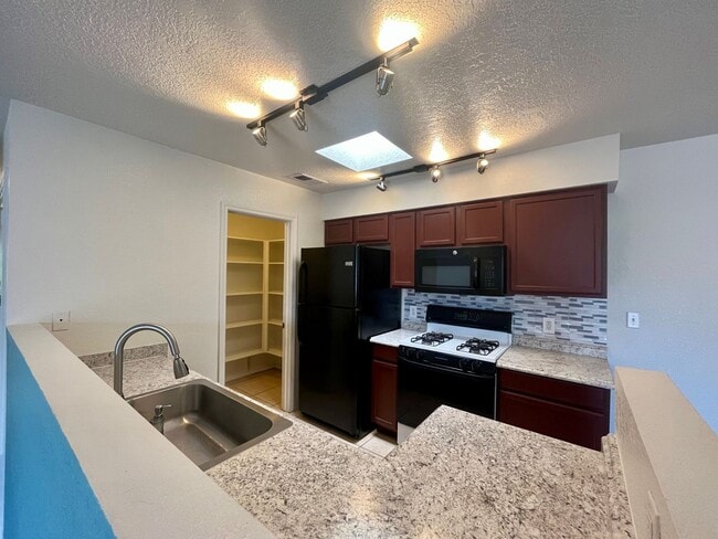 Photo - Lovely 2 Bedroom 2 Bathroom Condo Located In The NW! Unit 4204