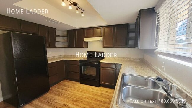 Photo - 1147 W Drummer Ave