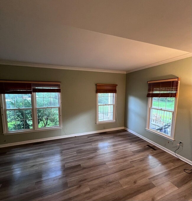 Photo - 8686 Manahan Dr