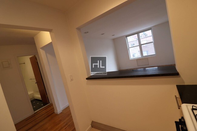 Photo - Woodside blocks from the 7 & lirr 43 AVENUE Unit 2