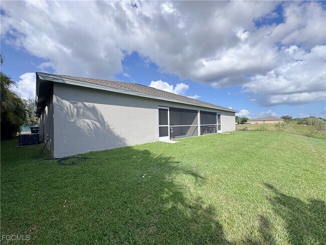 Photo - 2046 NE 6th St