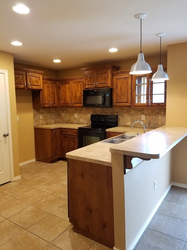 Photo - Lindale-Charming 2 Bedroom, 2 Bath House w/Garage!