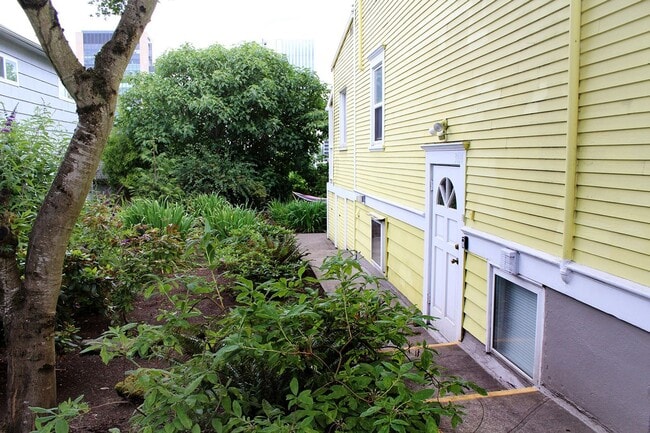 Photo - 3418-3418 S Kelly Ave Unit 3414