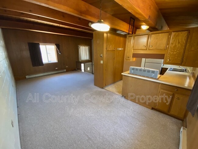 Building Photo - 1000 E Garfield St Unit Apt. 2