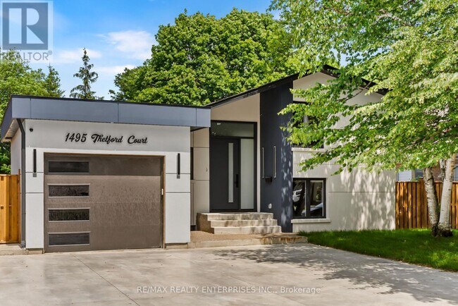 Photo - 1495 Thetford Ct