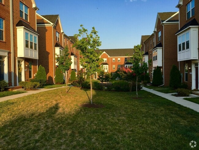 Building Photo - Charming 2Bed/2.5Bath in Greektown, MD! Rental