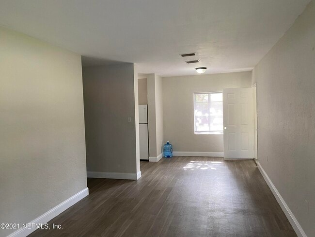 Photo - 5366 Baycrest Rd