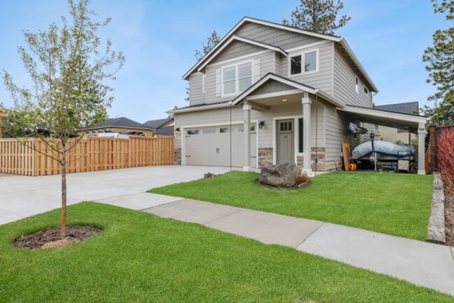 Building Photo - Beautiful home in SW Bend!  Large fenced i...