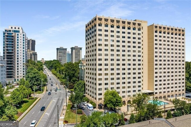 Photo - 2479 Peachtree Rd NE Condominio Unidad 1015