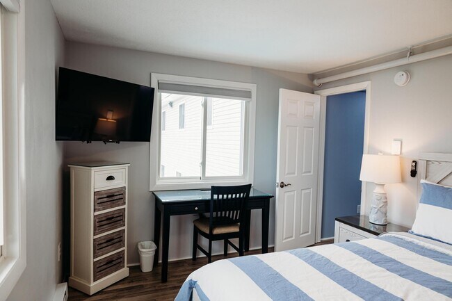 189 E Grand Ave Unit 304