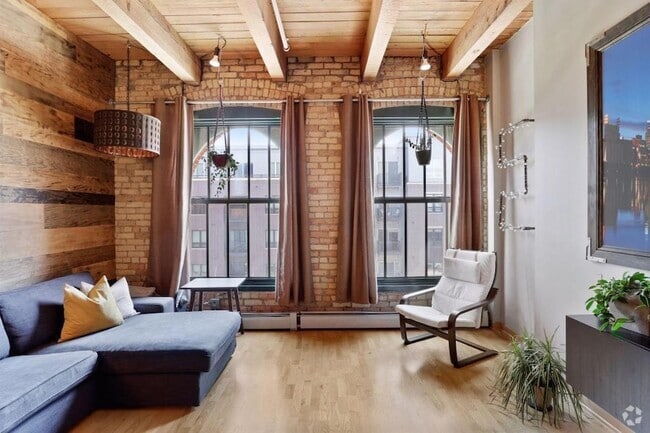 Building Photo - 400 N 1st St Rental