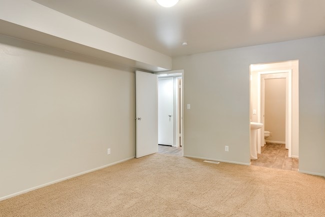 Photo - Miller Estates Apartments