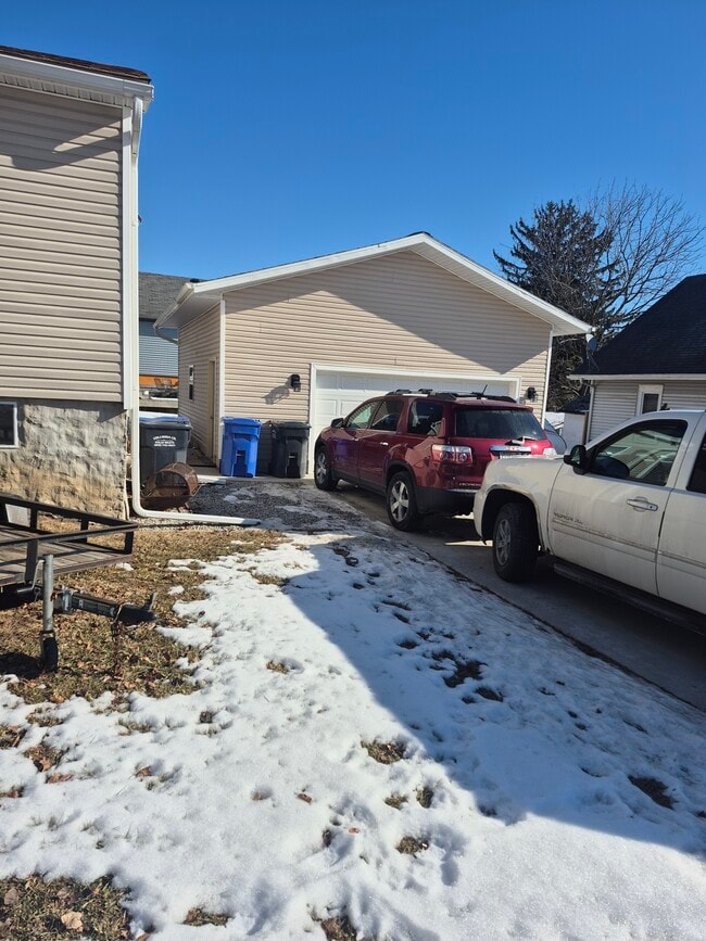 Photo - 353 S Ludington St