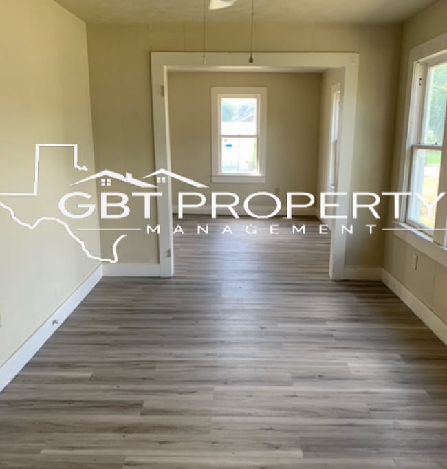 Photo - Single Family Home, Newly Renovated!