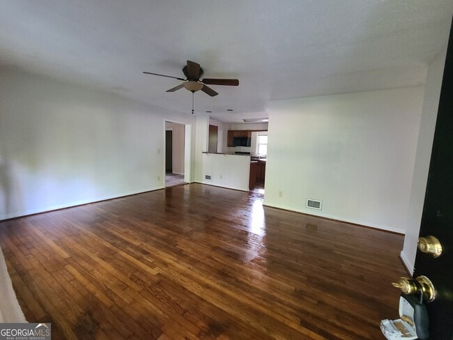 Photo - 6324 Natha Ave