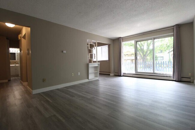 Photo - Michelle Manor