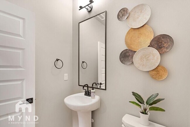 Photo - 6902 NE 131st Way