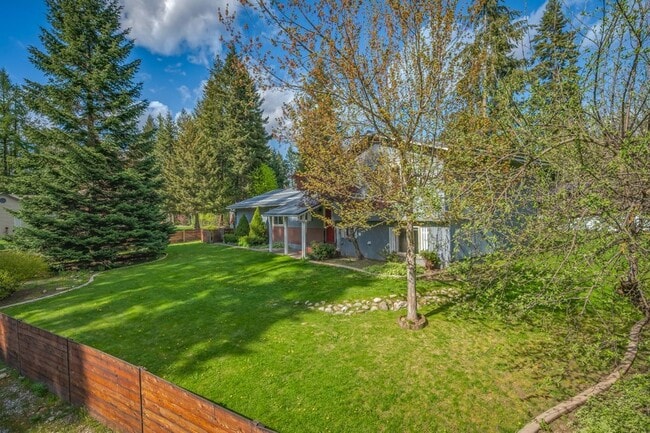 Photo - Emerald Estates 4 bed 2 bath with fenced yard